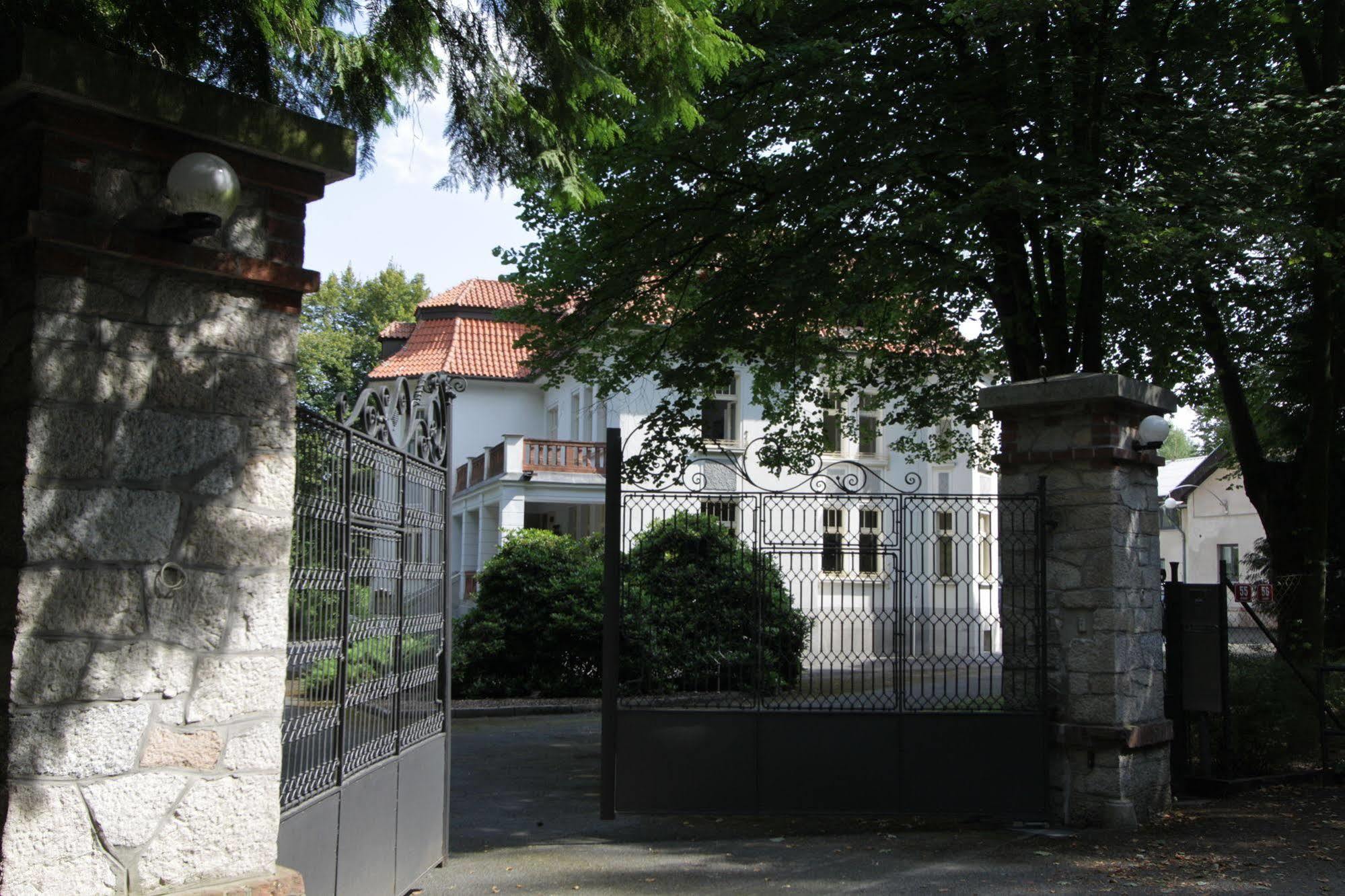 Vila Olga Jevany Esterno foto